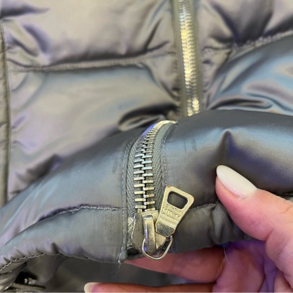 Prada Authentic Silver Gray Short Down Puffer Quilted Fox Fur Hood 40/XS $1500 - Picture 10 of 16